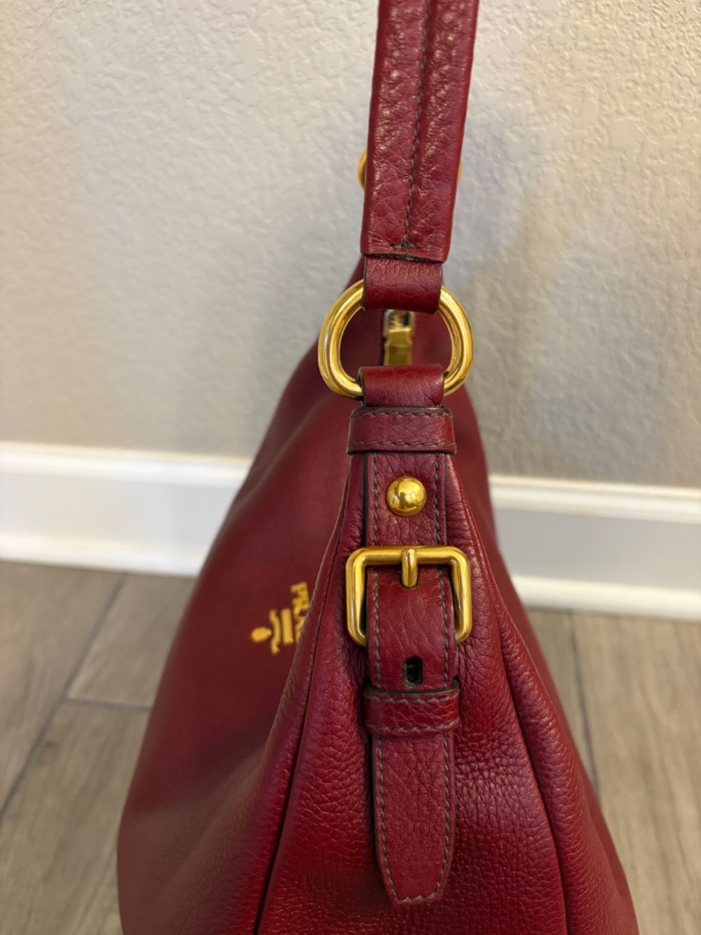 Prada Vitello Daino Hobo Handbag in Amaranto *PRISTINE* - Picture 4 of 12